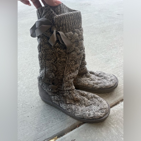 UGG Cable Knit Boots Grey Lace Up Like-New size 7 EUC - Picture 6 of 6